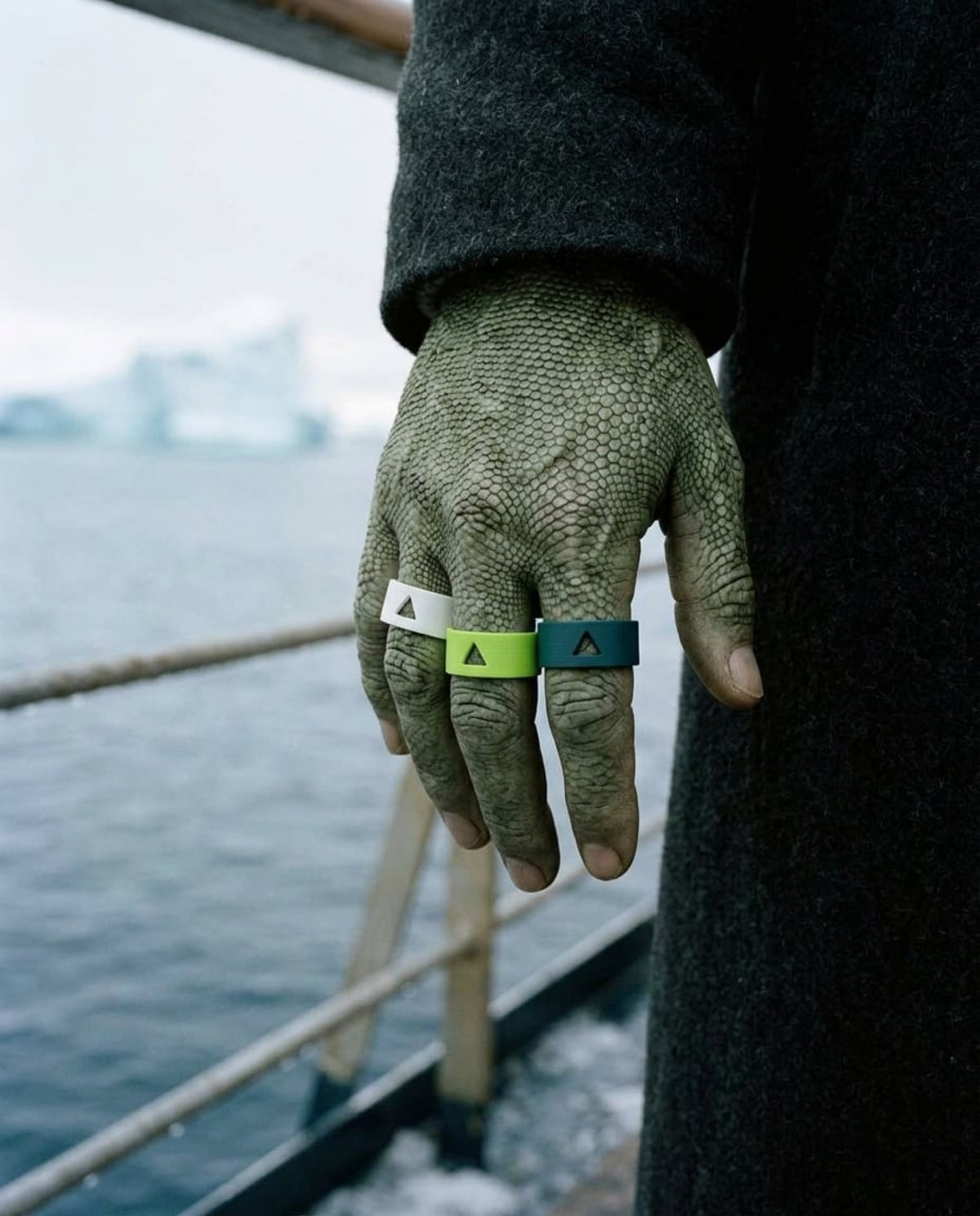FK U** RINGS — Iguana Antarctica hand close-up — ATTITUDE DESIGN